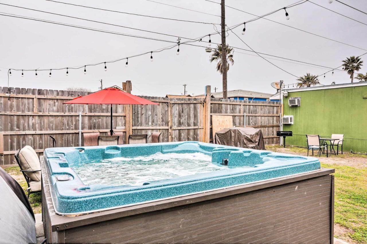 Cozy Galveston Apartment - Walk To Beach And Dining Exterior foto
